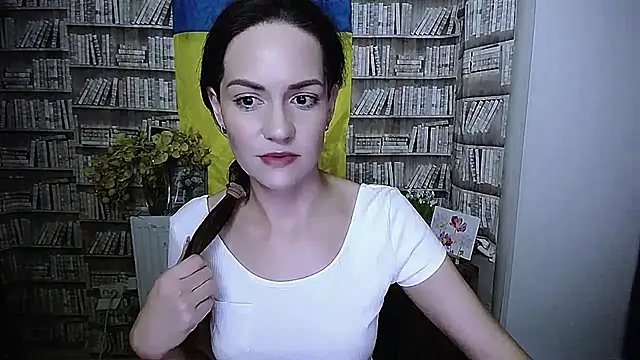 Snapshot of Lina_Star_S chatting on 11, 11, 2025 Lina Star S online show from 11, 11, 2025