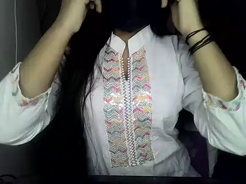 Snapshot of ishi_Beauty chatting on 3, 12, 2025 ishi Beauty online show from 3, 12, 2025