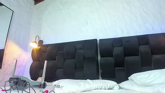 Camila  Gomez online show from 9, 10, 2025