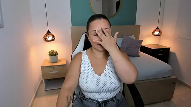 Snapshot of linda_rios_ chatting on 21, 1, 2025 linda rios online show from 21, 1, 2025