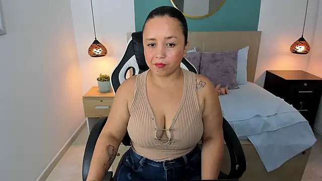 Snapshot of linda_rios_ chatting on 19, 2, 2025 linda rios online show from 19, 2, 2025
