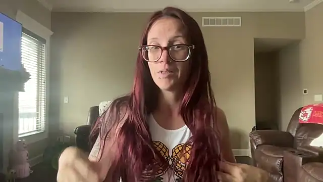 Snapshot of yourstrulylivy69 chatting on 16, 9, 2025 yourstrulylivy69 online show from 16, 9, 2025