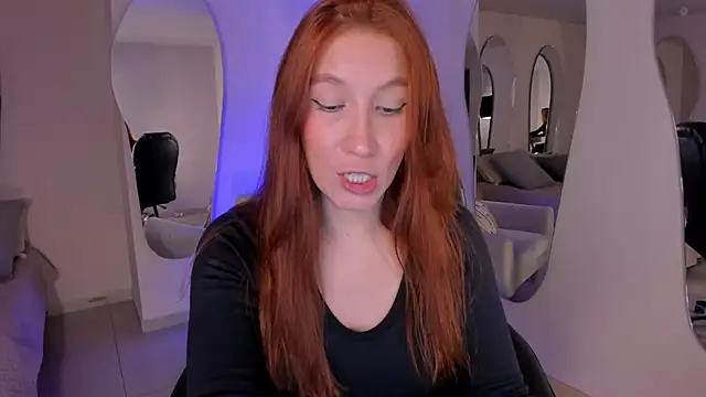 MiaFarrell  online show from 19, 5, 2026