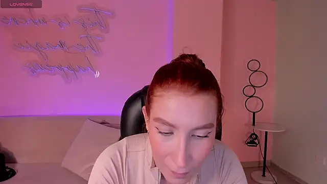 MiaFarrell  online show from 28, 5, 2026
