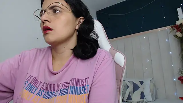 Snapshot of africa_holmes chatting on 23, 2, 2025 africa holmes online show from 23, 2, 2025