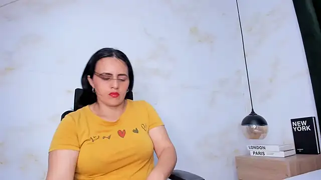 Snapshot of africa_holmes chatting on 11, 9, 2025 africa holmes online show from 11, 9, 2025