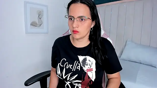 Snapshot of africa_holmes chatting on 12, 9, 2025 africa holmes online show from 12, 9, 2025