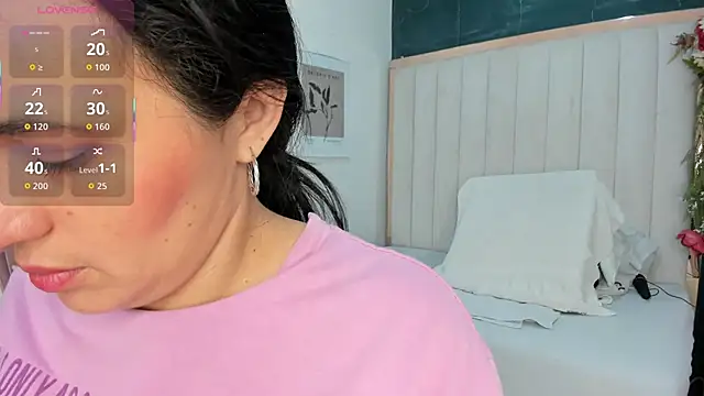 Snapshot of africa_holmes chatting on 23, 10, 2025 africa holmes online show from 23, 10, 2025