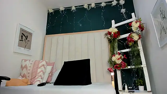 Snapshot of africa_holmes chatting on 11, 11, 2025 africa holmes online show from 11, 11, 2025