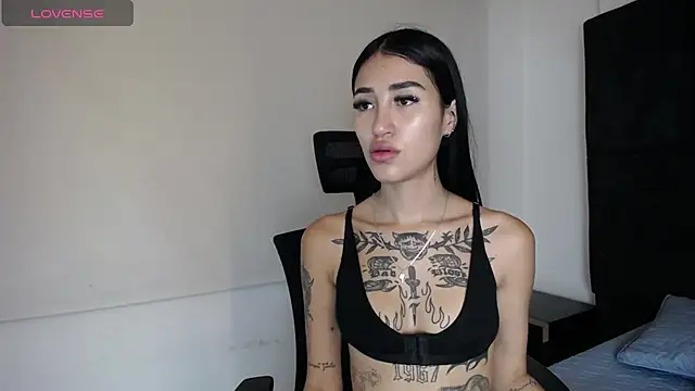 Cassie howard  online show from 24, 12, 2024