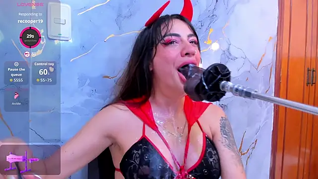 violett collins  online show from 5, 10, 2025