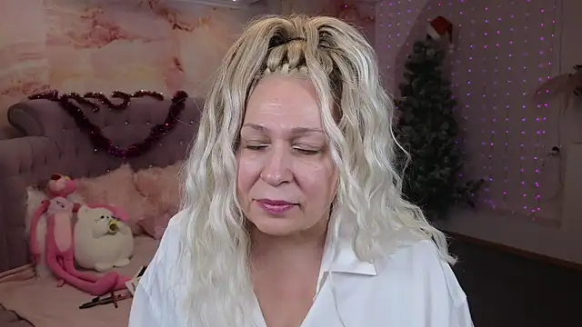 Snapshot of Penelope_Pinky chatting on 28, 12, 2024 Penelope Pinky online show from 28, 12, 2024