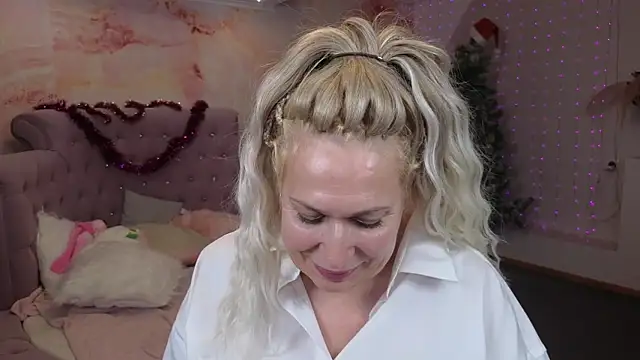 Snapshot of Penelope_Pinky chatting on 28, 12, 2024 Penelope Pinky online show from 28, 12, 2024