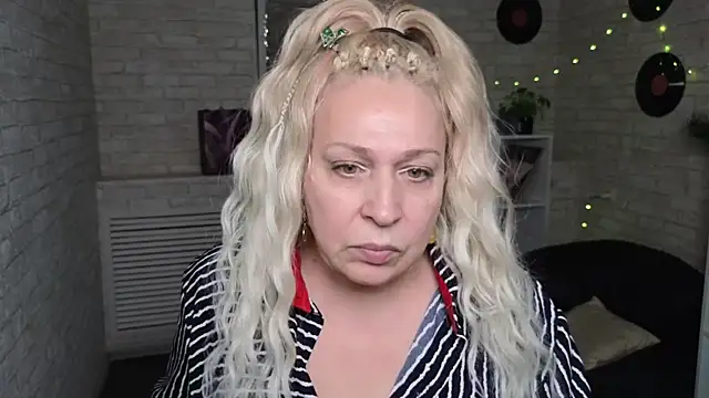 Snapshot of Penelope_Pinky chatting on 10, 1, 2025 Penelope Pinky online show from 10, 1, 2025