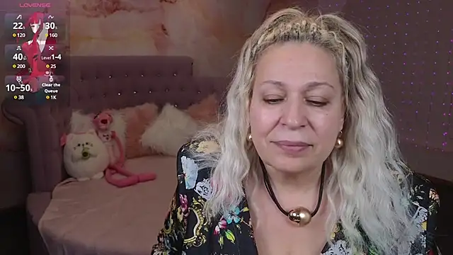 Snapshot of Penelope_Pinky chatting on 2, 2, 2025 Penelope Pinky online show from 2, 2, 2025