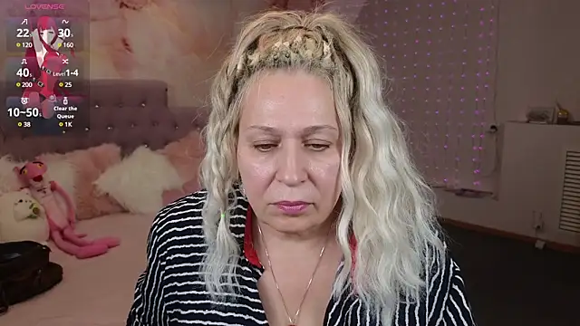 Snapshot of Penelope_Pinky chatting on 3, 2, 2025 Penelope Pinky online show from 3, 2, 2025