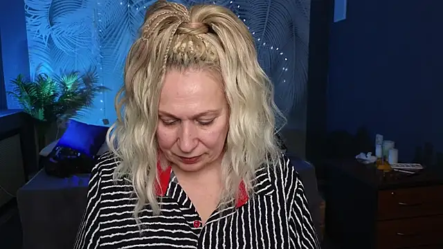 Snapshot of Penelope_Pinky chatting on 15, 2, 2025 Penelope Pinky online show from 15, 2, 2025