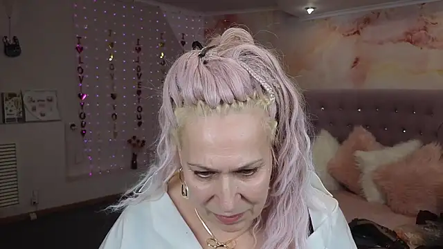 Snapshot of Penelope_Pinky chatting on 2, 3, 2025 Penelope Pinky online show from 2, 3, 2025