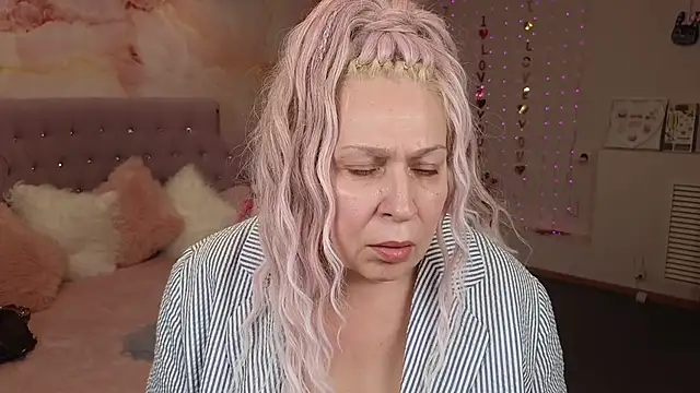 Snapshot of Penelope_Pinky chatting on 3, 3, 2025 Penelope Pinky online show from 3, 3, 2025