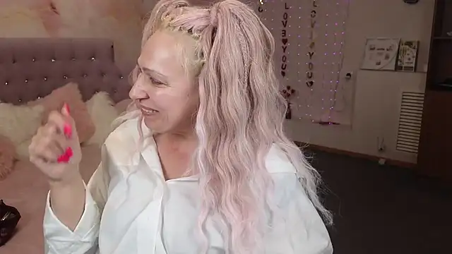 Snapshot of Penelope_Pinky chatting on 4, 3, 2025 Penelope Pinky online show from 4, 3, 2025