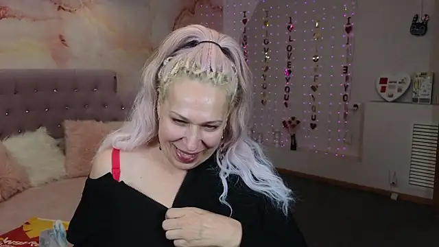 Snapshot of Penelope_Pinky chatting on 12, 3, 2025 Penelope Pinky online show from 12, 3, 2025