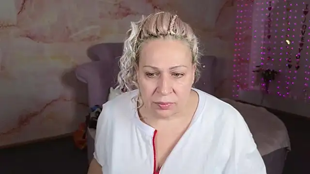 Snapshot of Penelope_Pinky chatting on 15, 10, 2025 Penelope Pinky online show from 15, 10, 2025