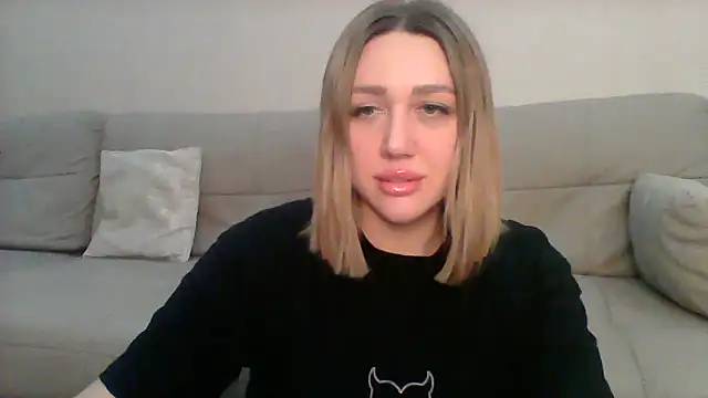 Snapshot of VickyLove047 chatting on 13, 2, 2025 VickyLove047 online show from 13, 2, 2025