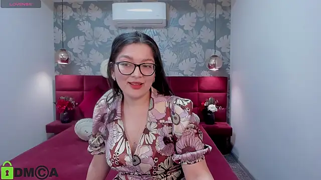 Snapshot of ZarifaBev chatting on 15, 12, 2024 ZarifaBev online show from 15, 12, 2024