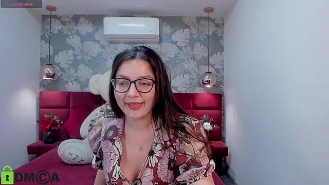 Snapshot of ZarifaBev chatting on 16, 12, 2024 ZarifaBev online show from 16, 12, 2024