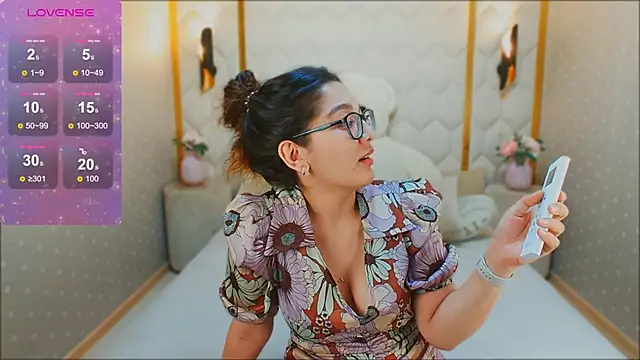 Snapshot of ZarifaBev chatting on 21, 12, 2024 ZarifaBev online show from 21, 12, 2024