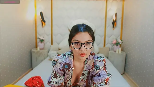 Snapshot of ZarifaBev chatting on 25, 12, 2024 ZarifaBev online show from 25, 12, 2024