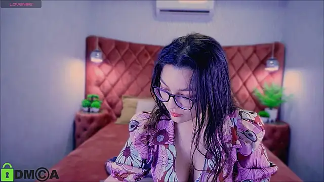 Snapshot of ZarifaBev chatting on 28, 12, 2024 ZarifaBev online show from 28, 12, 2024