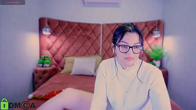 Snapshot of ZarifaBev chatting on 29, 12, 2024 ZarifaBev online show from 29, 12, 2024