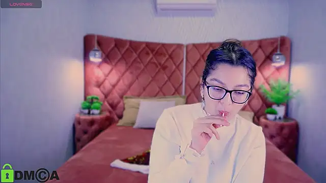 Snapshot of ZarifaBev chatting on 29, 12, 2024 ZarifaBev online show from 29, 12, 2024