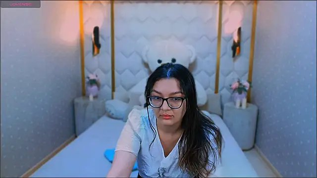 Snapshot of ZarifaBev chatting on 7, 1, 2025 ZarifaBev online show from 7, 1, 2025