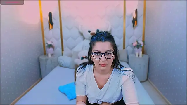 Snapshot of ZarifaBev chatting on 7, 1, 2025 ZarifaBev online show from 7, 1, 2025