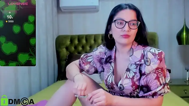 Snapshot of ZarifaBev chatting on 2, 2, 2025 ZarifaBev online show from 2, 2, 2025