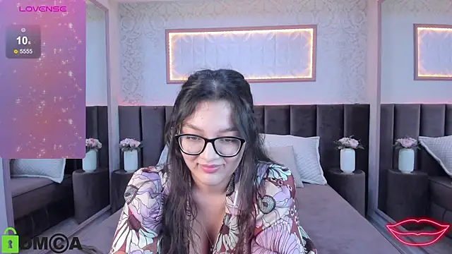 Snapshot of ZarifaBev chatting on 4, 2, 2025 ZarifaBev online show from 4, 2, 2025