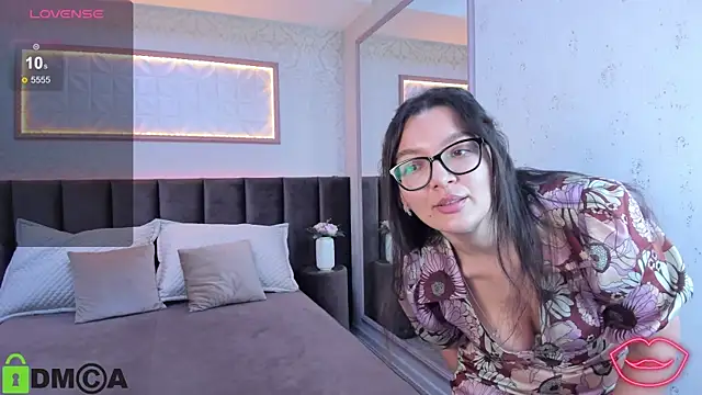 Snapshot of ZarifaBev chatting on 4, 2, 2025 ZarifaBev online show from 4, 2, 2025