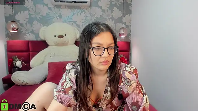 Snapshot of ZarifaBev chatting on 10, 2, 2025 ZarifaBev online show from 10, 2, 2025