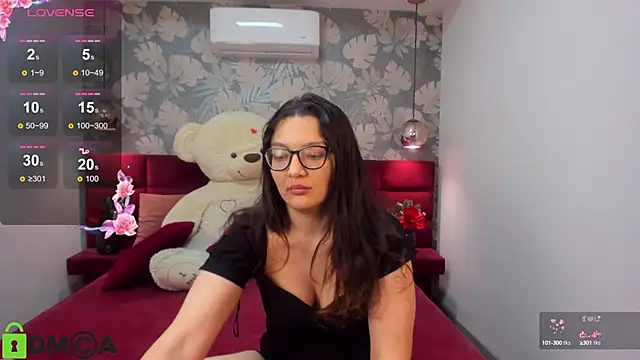 Snapshot of ZarifaBev chatting on 17, 2, 2025 ZarifaBev online show from 17, 2, 2025