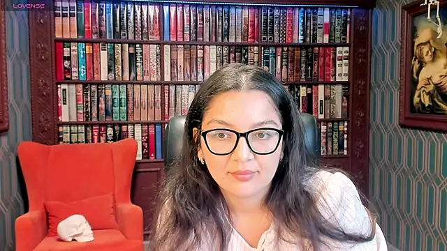 Snapshot of ZarifaBev chatting on 10, 9, 2025 ZarifaBev online show from 10, 9, 2025