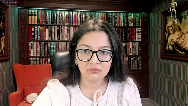 Snapshot of ZarifaBev chatting on 11, 9, 2025 ZarifaBev online show from 11, 9, 2025