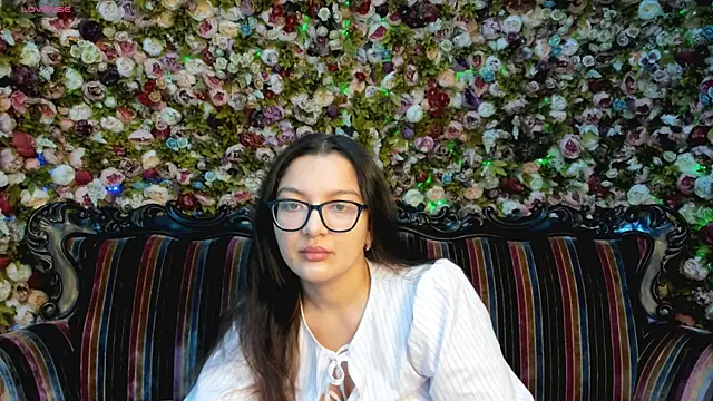 Snapshot of ZarifaBev chatting on 15, 10, 2025 ZarifaBev online show from 15, 10, 2025