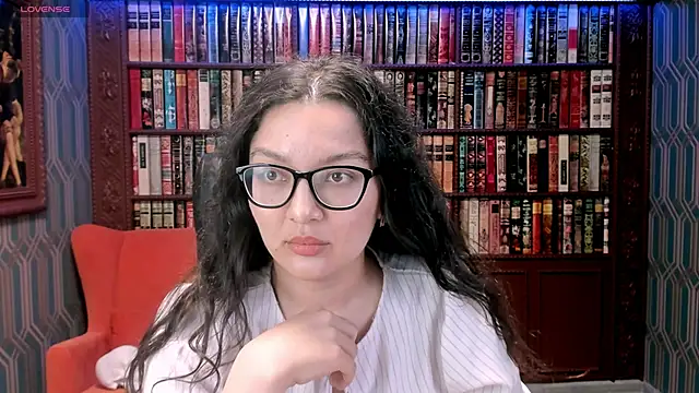 Snapshot of ZarifaBev chatting on 26, 10, 2025 ZarifaBev online show from 26, 10, 2025