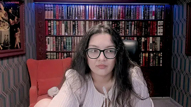 Snapshot of ZarifaBev chatting on 2, 11, 2025 ZarifaBev online show from 2, 11, 2025