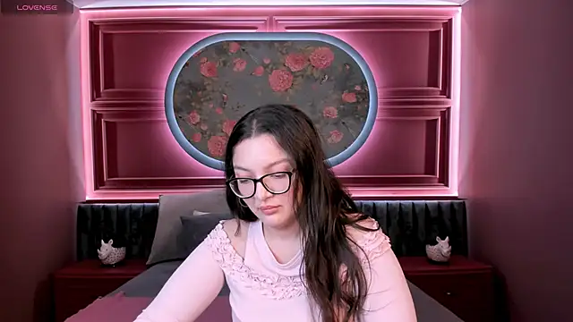 Snapshot of ZarifaBev chatting on 5, 11, 2025 ZarifaBev online show from 5, 11, 2025