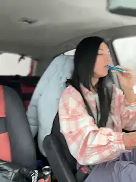 Snapshot of JulliaVegas chatting on 5, 3, 2025 JulliaVegas online show from 5, 3, 2025