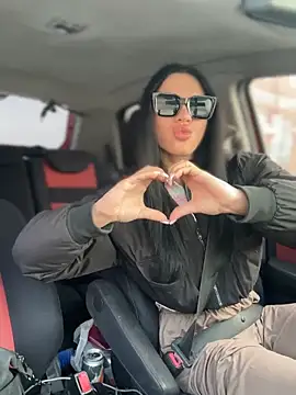 Snapshot of JulliaVegas chatting on 9, 3, 2025 JulliaVegas online show from 9, 3, 2025