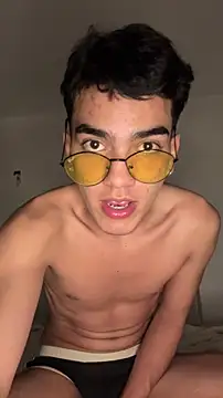 Snapshot of snakeeboy chatting on 1, 3, 2026 snakeeboy online show from 1, 3, 2026